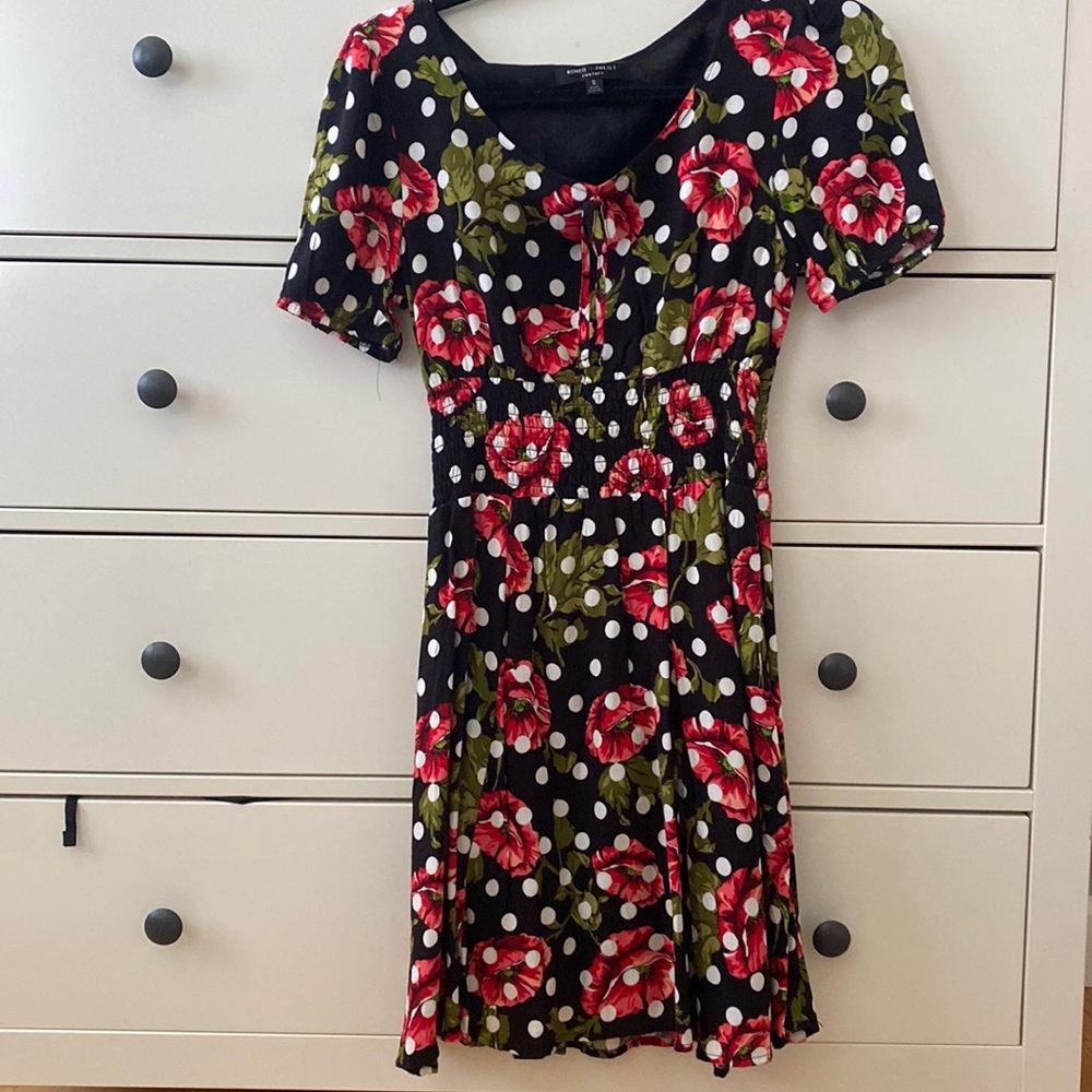 Romeo and Juliet Couture Spotted Floral Small Mini Dress.